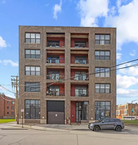 809 E 40th St #4-3, Chicago, IL 60653