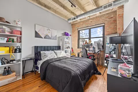 Bedroom - 809 E 40th St #4-3, Chicago, IL 60653 photo 1 of 2