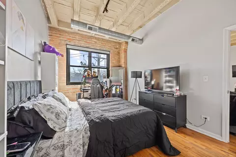 Bedroom - 809 E 40th St #4-3, Chicago, IL 60653 photo 2 of 2