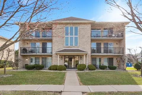 12799 Saint Andrews Ct #3-202, Lemont, IL 60439