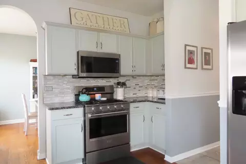 Kitchen - 11401 S Preakness Dr, Plainfield, IL 60585 photo 2 of 4