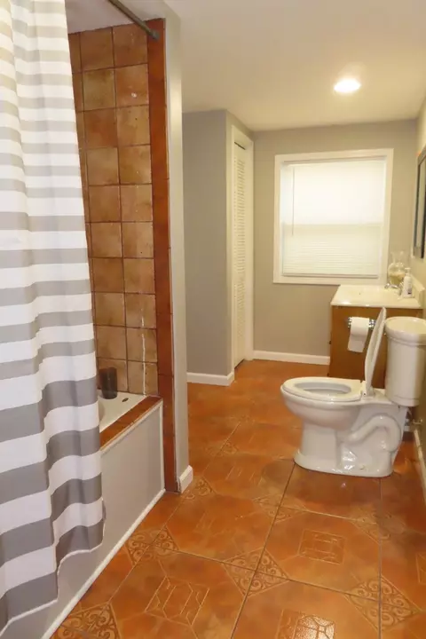 Bath - 11401 S Preakness Dr, Plainfield, IL 60585 photo 3 of 3