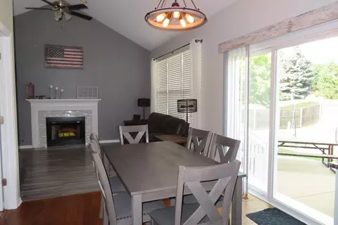 Dining - 11401 S Preakness Dr, Plainfield, IL 60585 photo 3 of 4