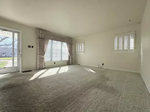 Living - 665 S May Ave, Kankakee, IL 60901 photo 2 of 2