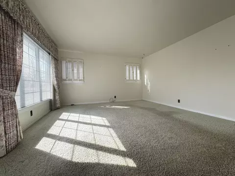 Living - 665 S May Ave, Kankakee, IL 60901 photo 1 of 2