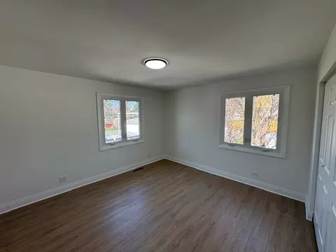Bedroom - 870 E Thacker St, Des Plaines, IL 60016 photo 1 of 3