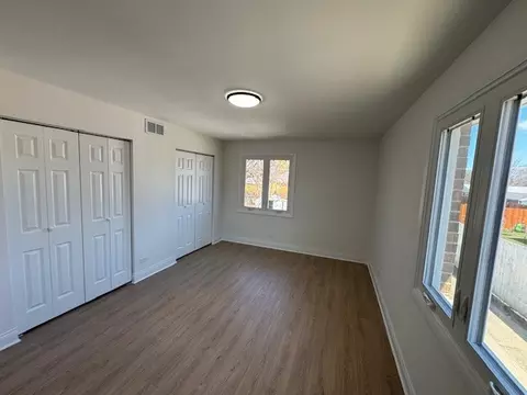 Bedroom - 870 E Thacker St, Des Plaines, IL 60016 photo 2 of 3
