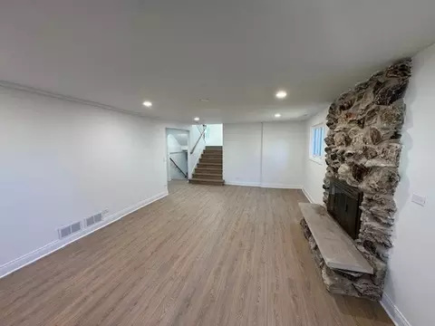 Living - 870 E Thacker St, Des Plaines, IL 60016 photo 4 of 4