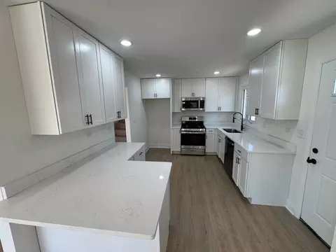 Kitchen - 870 E Thacker St, Des Plaines, IL 60016 photo 1 of 1