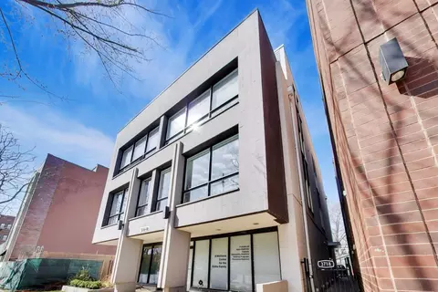 3718 N Ashland Ave #302, Chicago, IL 60613