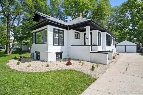 20 S Central Ave, Aurora, IL 60506