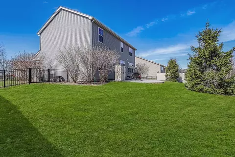 Exterior - 804 Feeney Dr, Minooka, IL 60447 photo 5 of 7