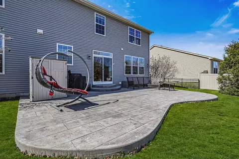 Exterior - 804 Feeney Dr, Minooka, IL 60447 photo 6 of 7