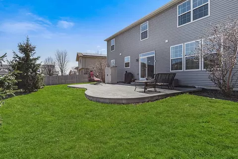 Exterior - 804 Feeney Dr, Minooka, IL 60447 photo 4 of 7