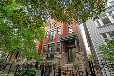 853 W Roscoe St #1, Chicago, IL 60657