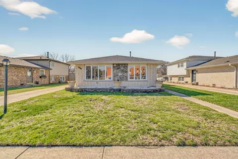 9124 Meade Ave, Oak Lawn, IL 60453