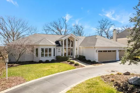 4113 Royal Troon Ct, Saint Charles, IL 60174