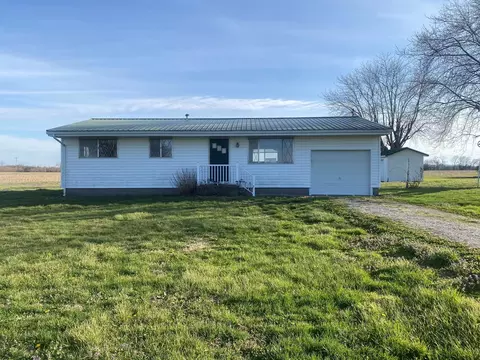8562 E Park Street Rd, Du Quoin, IL 62832