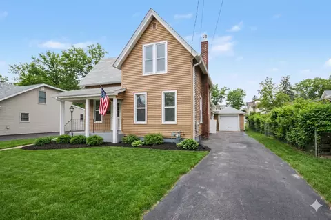 29 N Green St, Carpentersville, IL 60110