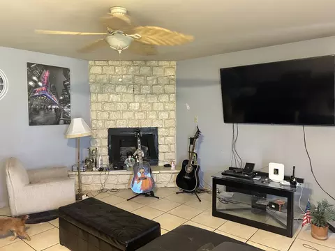 Living - 14904 Springfield Ave, Midlothian, IL 60445 photo 3 of 4