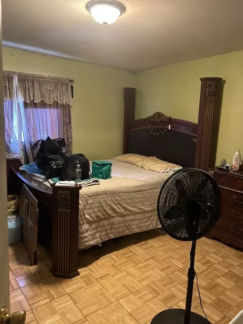 Bedroom - 14904 Springfield Ave, Midlothian, IL 60445 photo 1 of 3