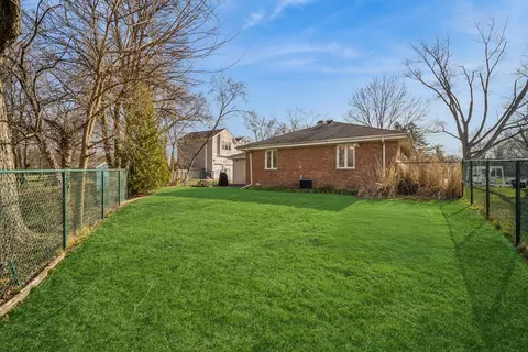 Exterior - Undisclosed, Northbrook, IL 60062 photo 2 of 4
