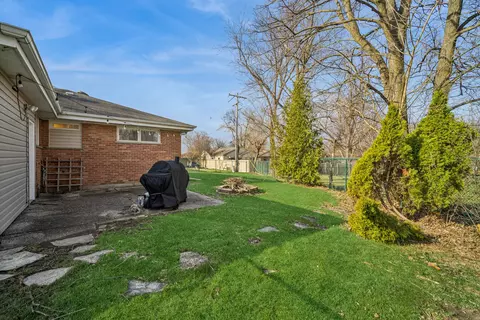 Exterior - Undisclosed, Northbrook, IL 60062 photo 1 of 4