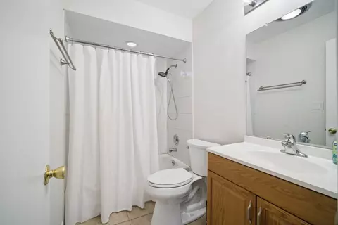Bath - Undisclosed, Northbrook, IL 60062 photo 1 of 1