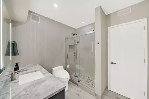 Bath - 175 E Delaware Pl #6018, Chicago, IL 60611 photo 2 of 3