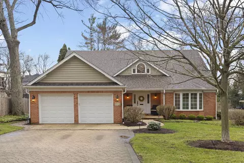 646 Highview Ave, Glen Ellyn, IL 60137