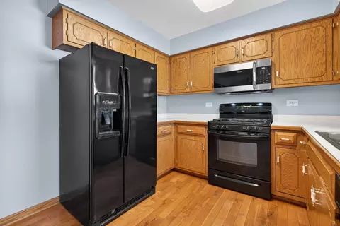 Kitchen - 3005 Art Schultz Dr, Plainfield, IL 60586 photo 4 of 5
