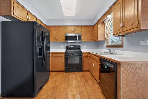 Kitchen - 3005 Art Schultz Dr, Plainfield, IL 60586 photo 1 of 5