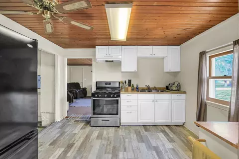 Kitchen - 106 E Harrison St, Catlin, IL 61817 photo 1 of 2