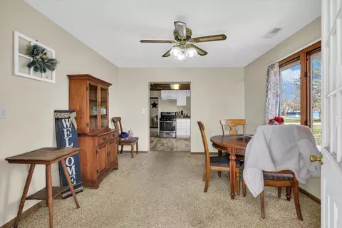 Dining - 106 E Harrison St, Catlin, IL 61817 photo 2 of 2