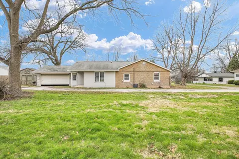 Exterior - 106 E Harrison St, Catlin, IL 61817 photo 2 of 7