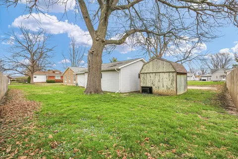 Exterior - 106 E Harrison St, Catlin, IL 61817 photo 7 of 7
