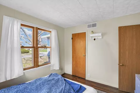 Bedroom - 106 E Harrison St, Catlin, IL 61817 photo 2 of 7