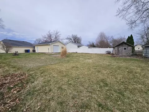 Exterior - 4506 26th Ave, Moline, IL 61265 photo 3 of 9