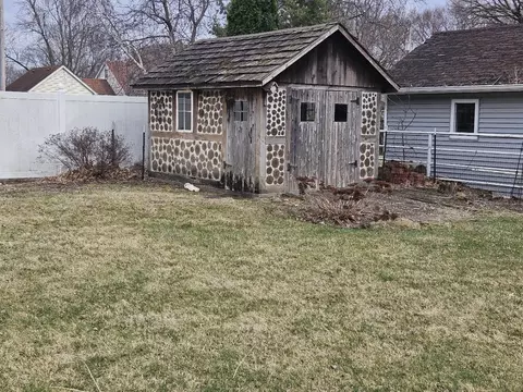 Exterior - 4506 26th Ave, Moline, IL 61265 photo 4 of 9