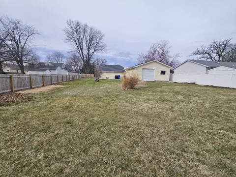 Exterior - 4506 26th Ave, Moline, IL 61265 photo 2 of 9