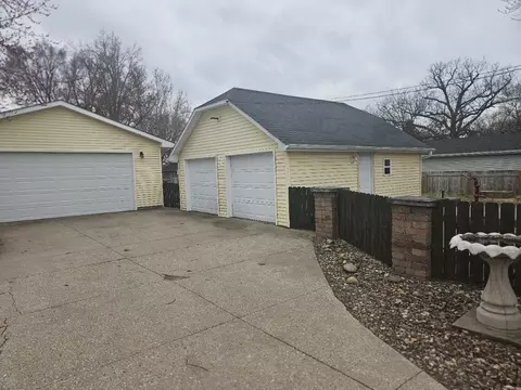 Exterior - 4506 26th Ave, Moline, IL 61265 photo 1 of 9