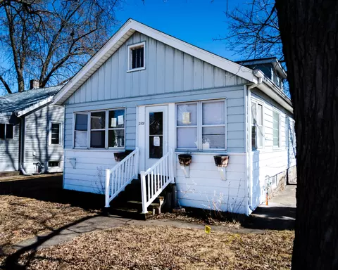 2531 28th St, Rock Island, IL 61201