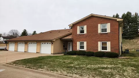 814 13th Ave N #1-C, Clinton, IA 52732