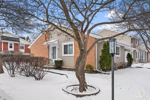 1375 N Whispering Springs Cir, Palatine, IL 60074
