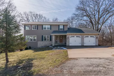 28147 217th St, Le Claire, IA 52753