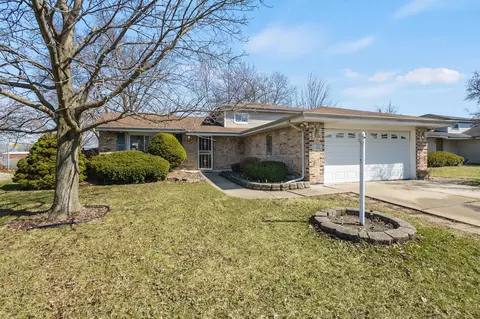 311 S Harper Ave, Glenwood, IL 60425