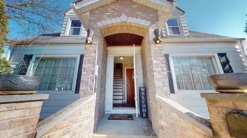 423 S Main St S, Montgomery, IL 60538