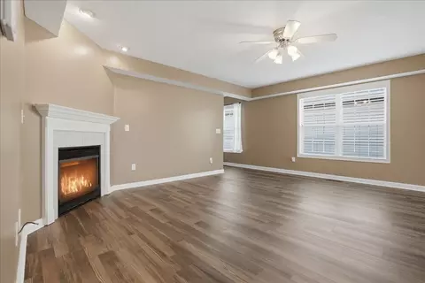 Living - 910 Gerike Way, Bloomington, IL 61704 photo 2 of 5