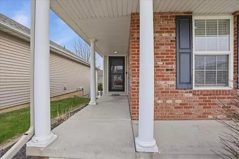 Exterior - 910 Gerike Way, Bloomington, IL 61704 photo 2 of 7