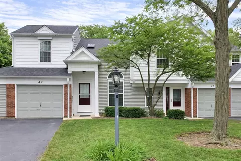 49 Carey Ln, Streamwood, IL 60107